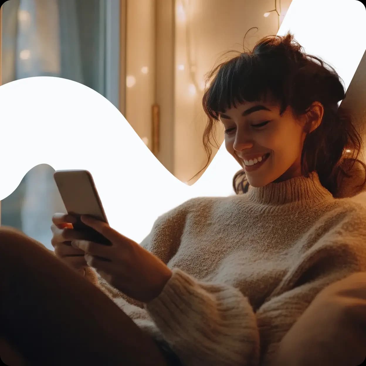 Frau nutzt Online-Wahrsagung und Astrologie für persönliche Beratung und Orientierung.