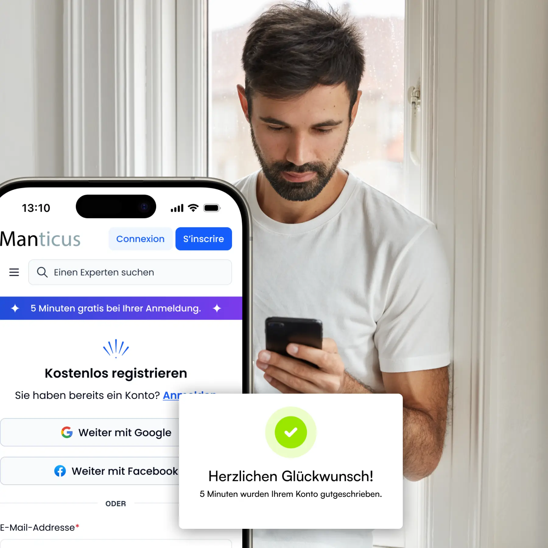 Mann schaut auf sein Handy und aktiviert das Willkommensangebot von Manticus mit 5 kostenlosen Minuten Wahrsagung bei der Anmeldung.